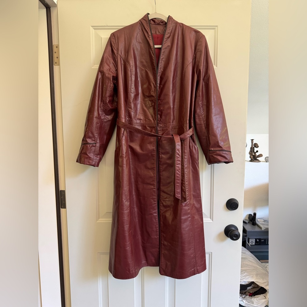 Vintage 70s style Women's Burgundy Leather Coat - Picture 2 of 10